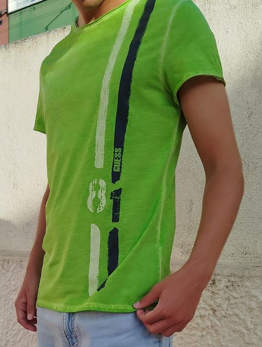 T-shirt  Guess L