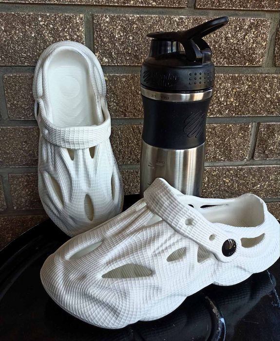 Жіночі Крокси Легкі кросівки Аквашузи Фітнес взуття Стильні трендові