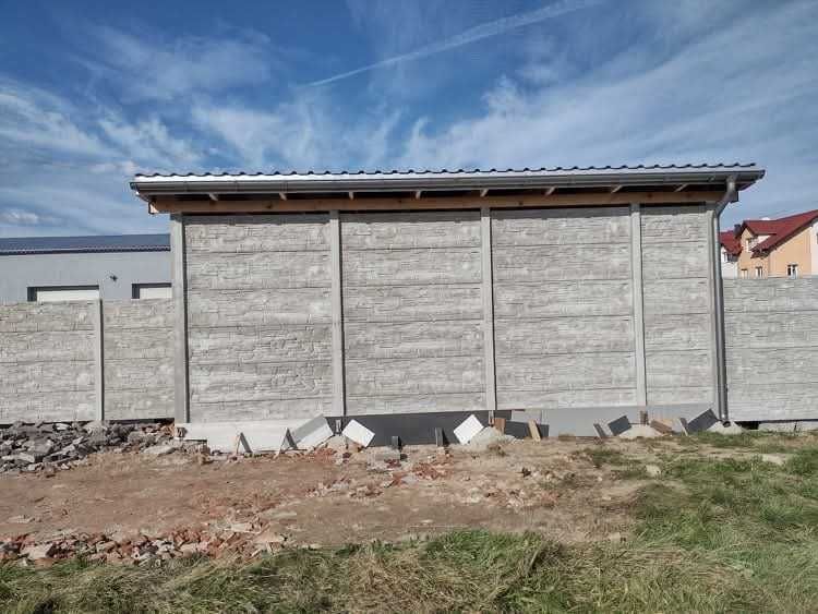 Montaż płotów betonowych panelowych, wiat oraz garaży