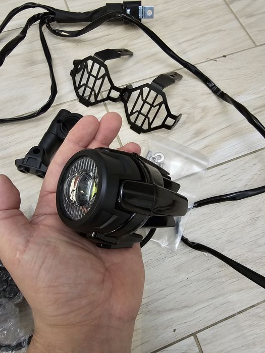 Протитуманки, додаткові фари на мото BMW, Honda, Yamaha, GIVI S322