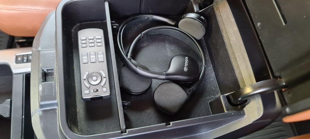 продам Toyota Sequoia Platinum коньячный салон