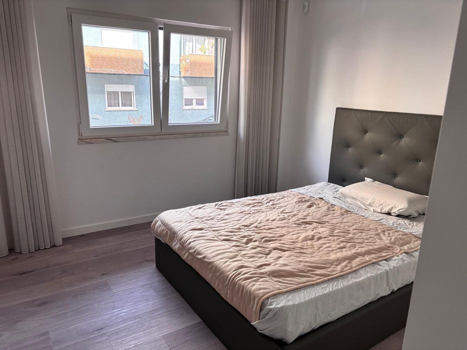 Cama 1,40x1,90 con colchão 8 meses de uso