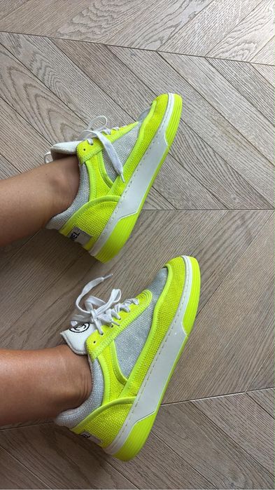 Buty  Chanel Fabric Logo Low-Top Sneakers