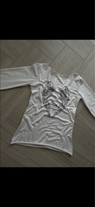 Лонг білий, з написом та крилами