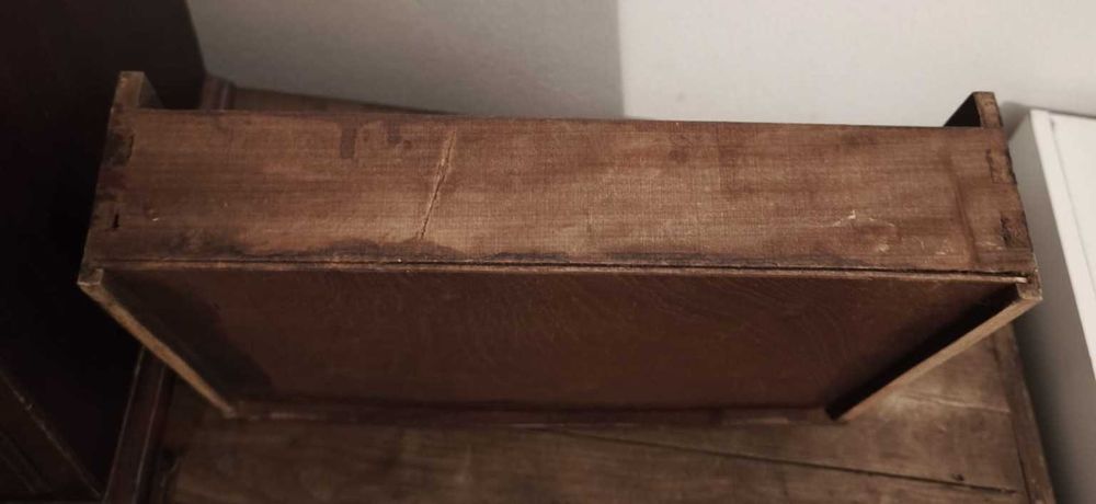 Pequeno Camiseiro Vintage