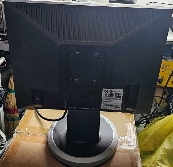 Монітор 19" Samsung 940N