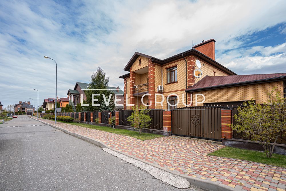 Зниження ціни.Київ. Продажа дома в КГ «Деснянський» 419 м². Без комісії. • Троещина •Левый берег •С Гаражом •С подвалом/цоколем