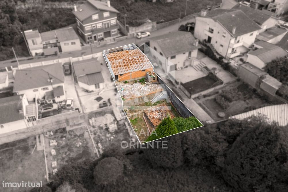 Garagem com terreno e potencial construtivo em Anta