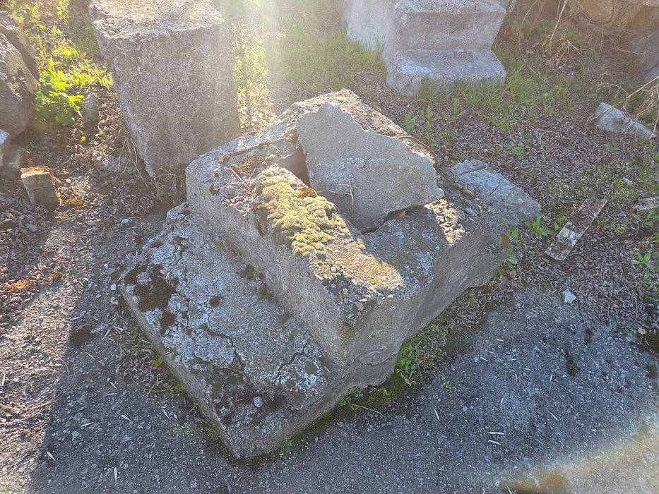 Безкоштовно віддам стакани і плити