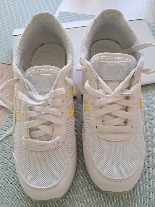 Buty damskie Asics rozm 37,5 białe