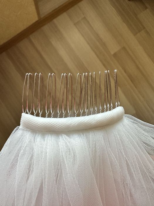 Фата біла 150см з гребінцем (тримається ідеально в зачісці)