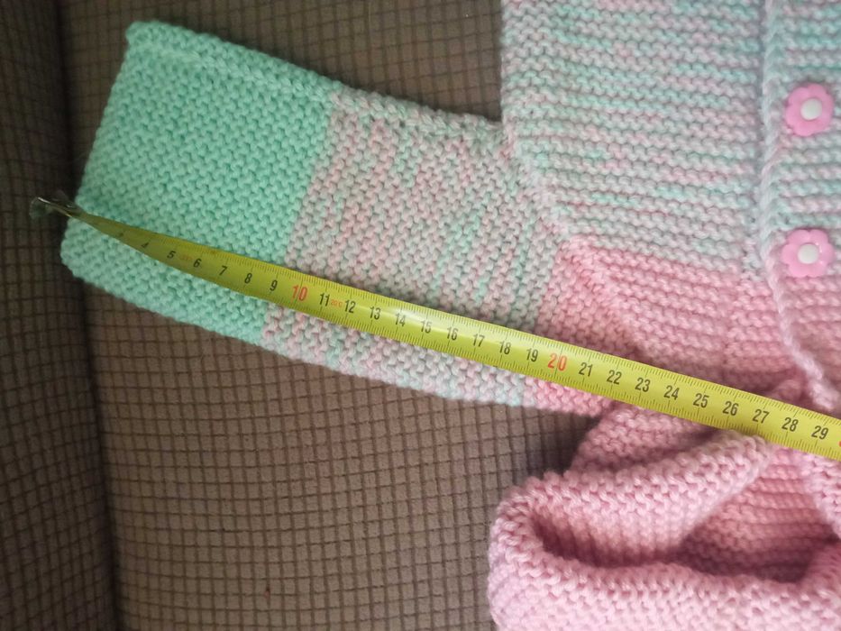 Кардіган вязаний для дівчинки 6-8 місяців