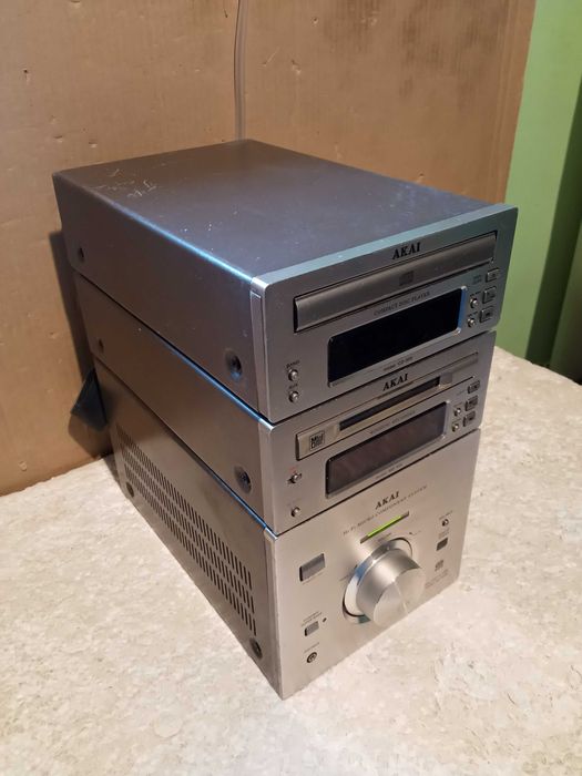 Mikro-wieża : AKAI AA-503R + MD500 + CD500