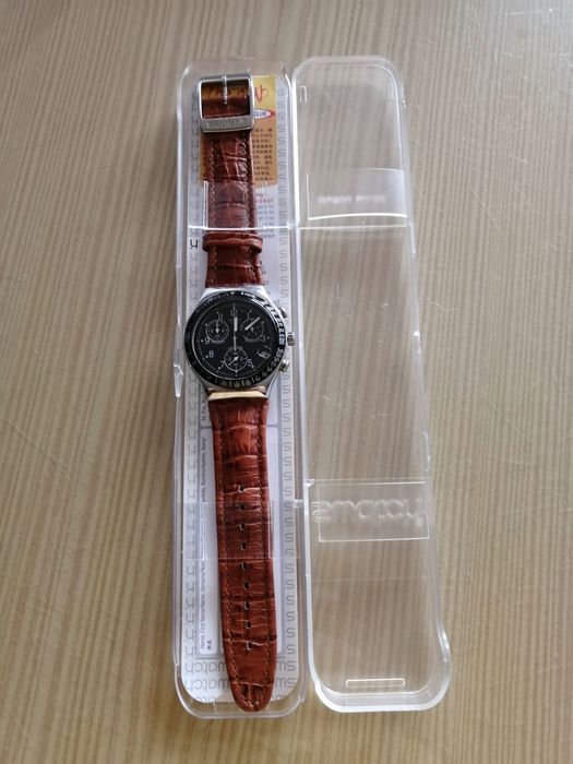 relógio de marca novo