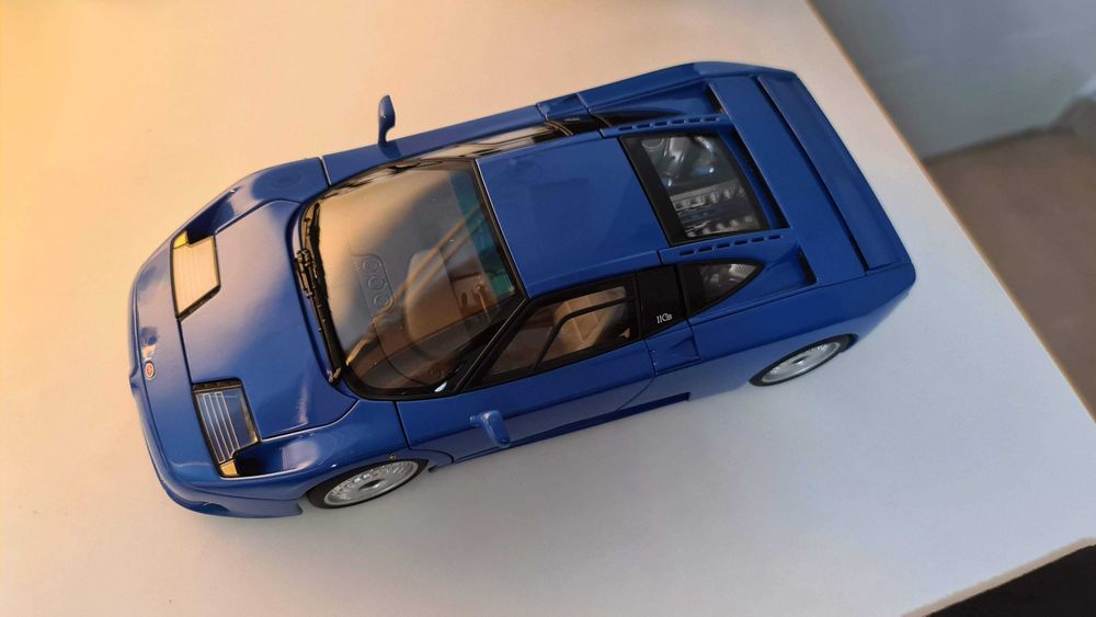 Miniatura AUTOART 1:18 Bugatti EB110 GT