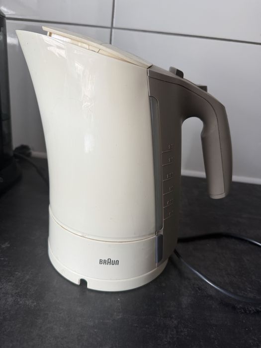 Електрочайник  BraUn 2 л