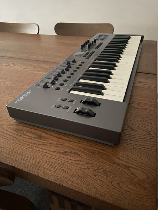 Teclado Controlador NEKTAR Impact LX 49