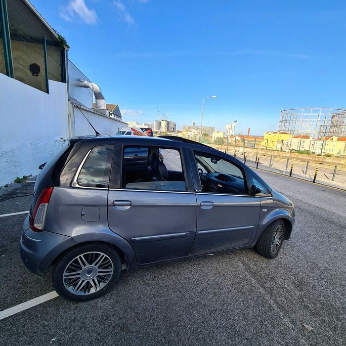 Automóvel Lancia Musa