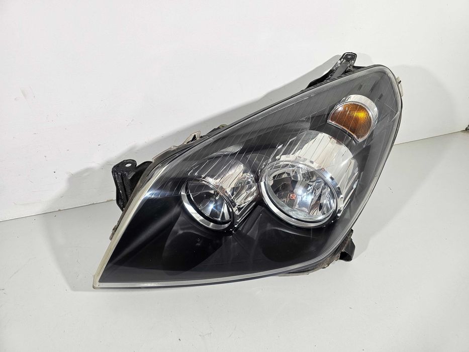 Opel Astra H Lampy Przód Przednie Zwykłe Komplet Lewa + Prawa Europa