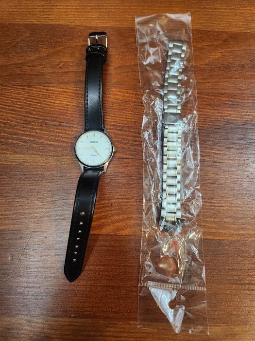 Zegarek z oryginalną  bransoletą