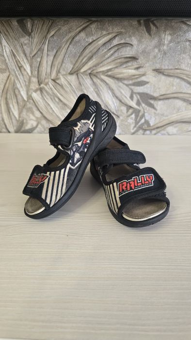 Тапочки для садика босоножки 24 размер