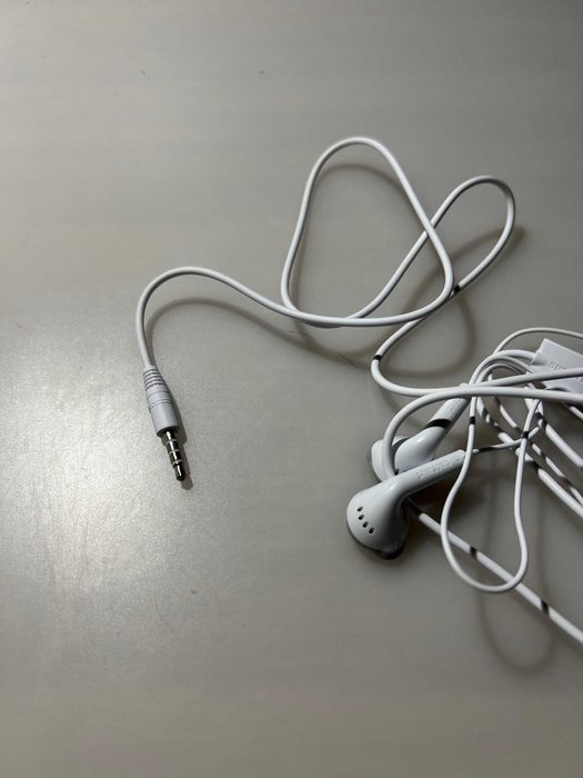 Auriculares com fio Samsung (originais)