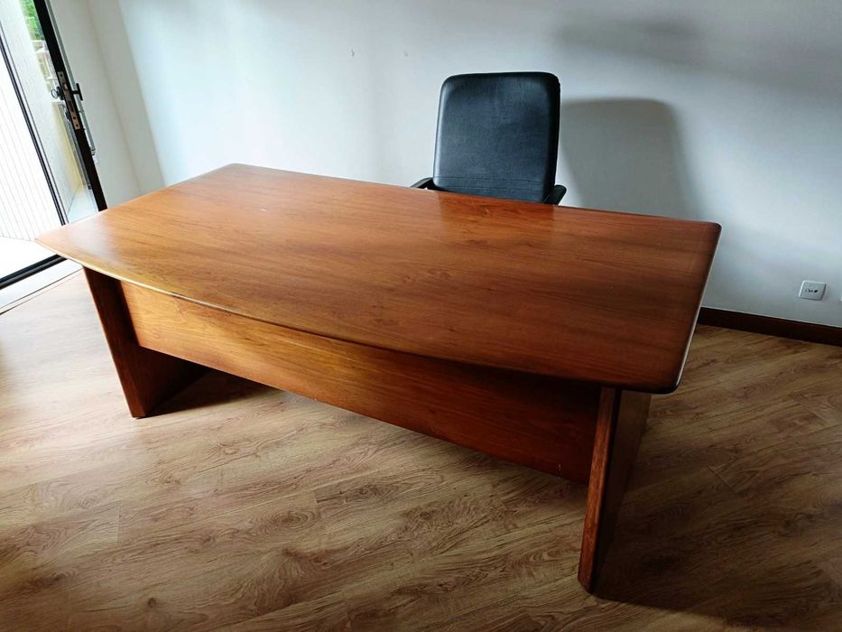 OPORTUNIDADE : Secretária em MADEIRA-Executivo-190cm x 90cm-Escritório