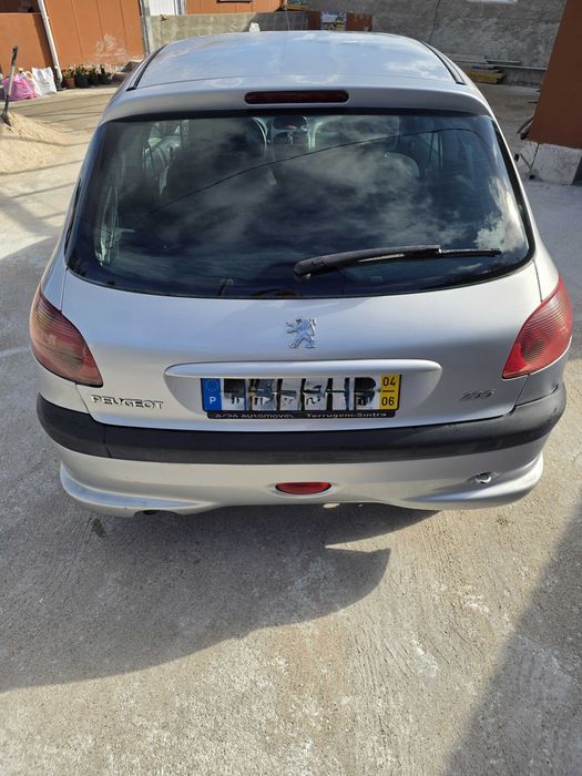 Peugeot 206 1.1 Gasolina - Ano 2004 - Nacional foto 4