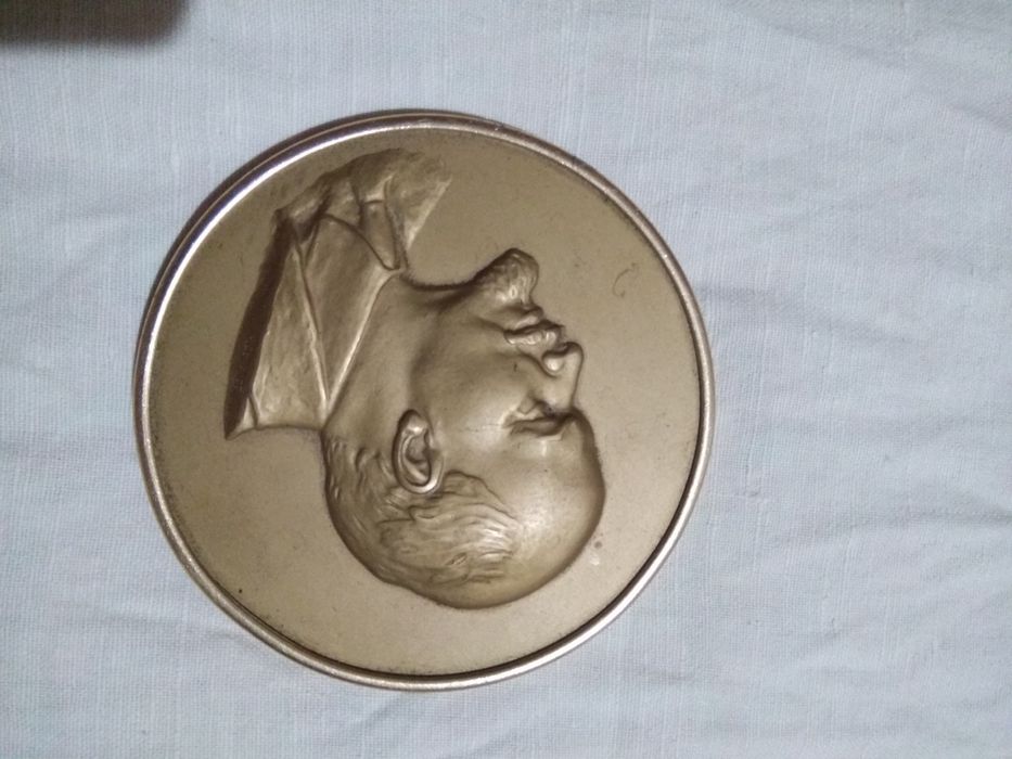 Бронзовий значок Ленін