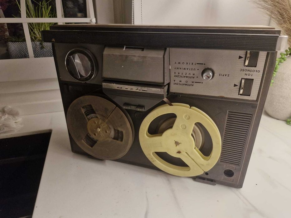 Sprzedam magnetofon Unitra zrk, w stanie niemalże idealnym