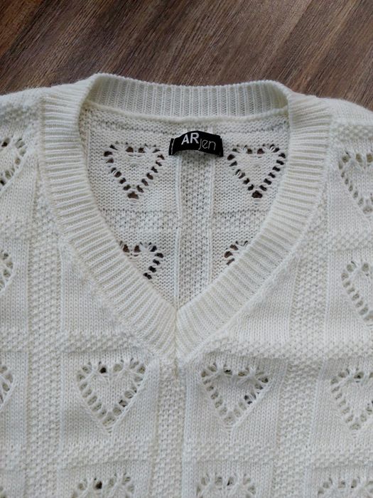 Білий светр сердечко, р.L