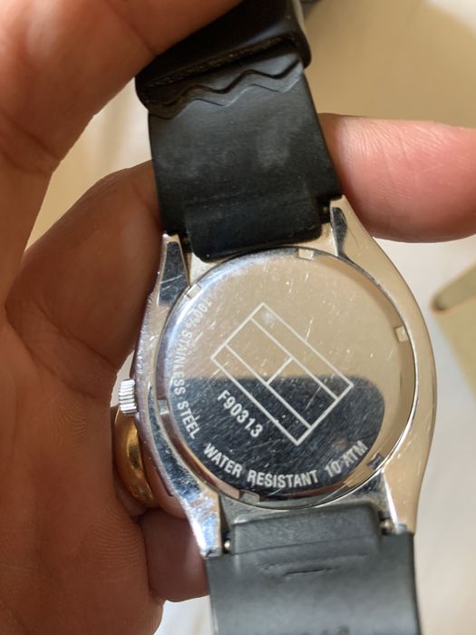 *** Relógio Tommy Hilfiger muito bem estimado ***