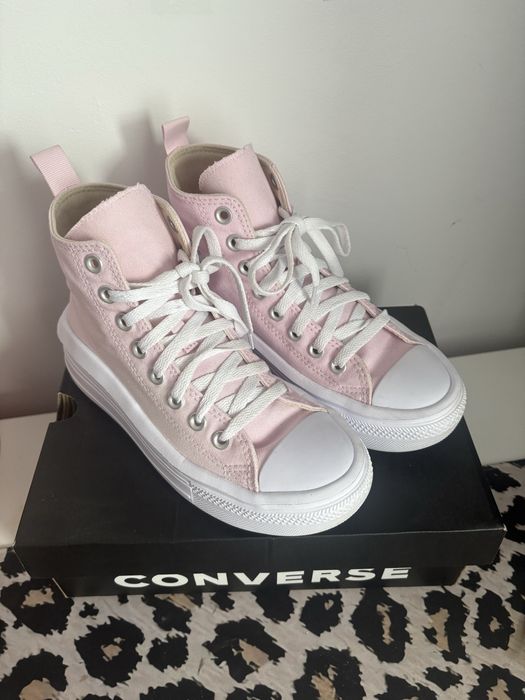 Converse na platformie
