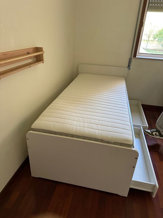 Colchão + cama com arrumação