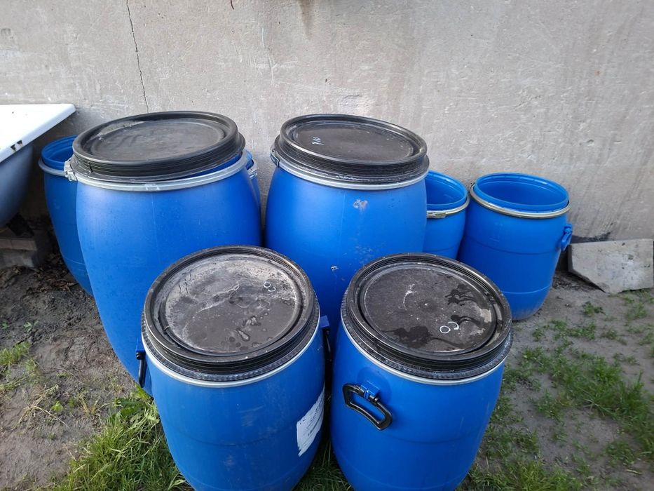 Beczki plastikowe  60 i 130 litrów.