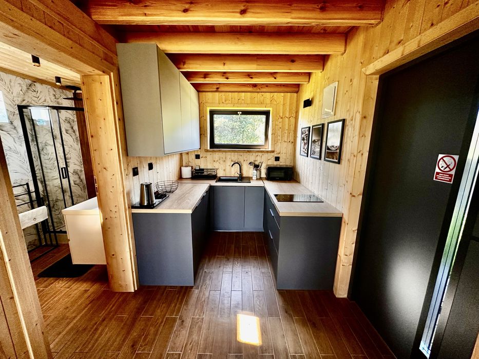 Stodoła Janusz z balią nad jeziorem