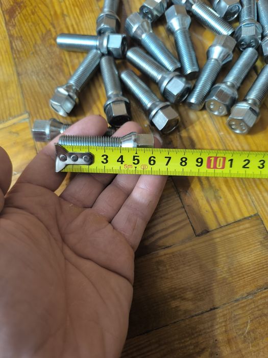 Śruby do kół  komplet 20 śrub 14 mm