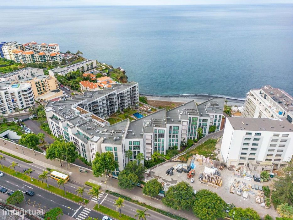 Apartamento T2 Edifício Madeira Palace Residences - Localizado Na Estr
