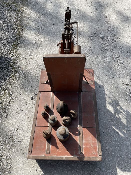 Waga zbożowa z obciążnikami