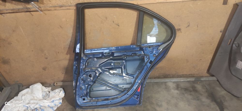 Продам дверь задняя правая для bmw e39