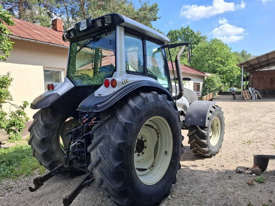 Ciągnik Valtra t120