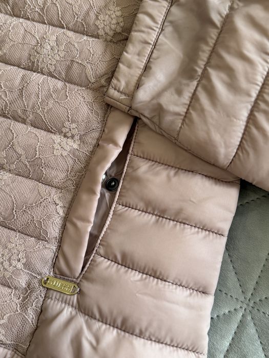 Жіноча весняна куртка Guess