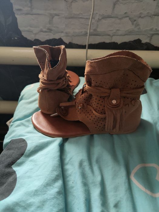 Босоножки женские