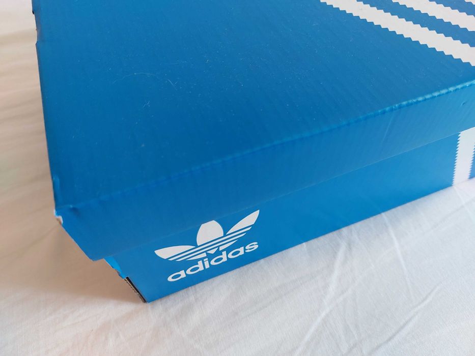 Tenis Adidas Superstar novos 45