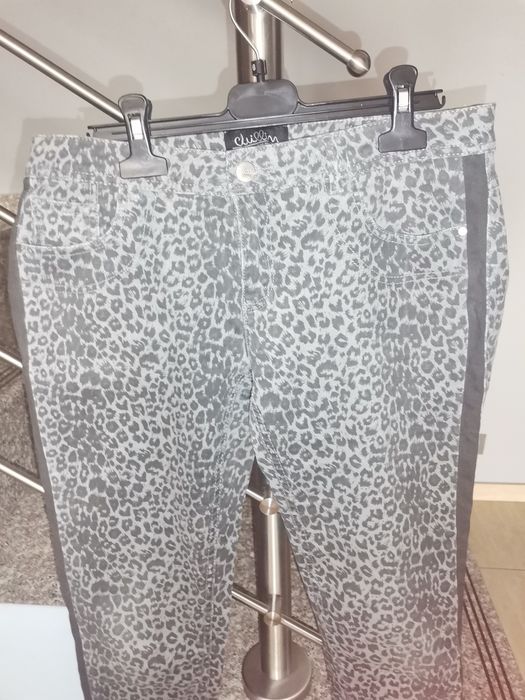Spodnie leginsy  w panterkę m/l