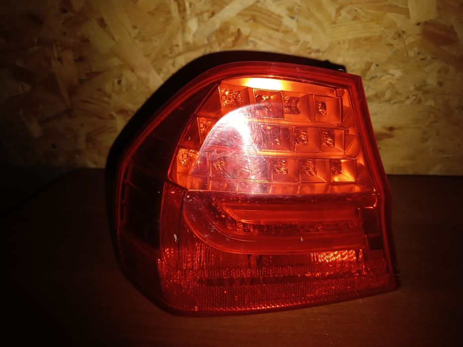 Задні фонарі BMW E90