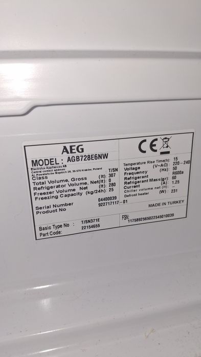Arca Congeladora Vertical AEG