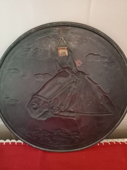 Prato Cobre com cavalo