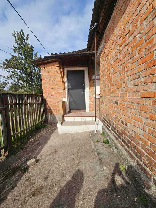 Продаємо частину будинку на Крошні