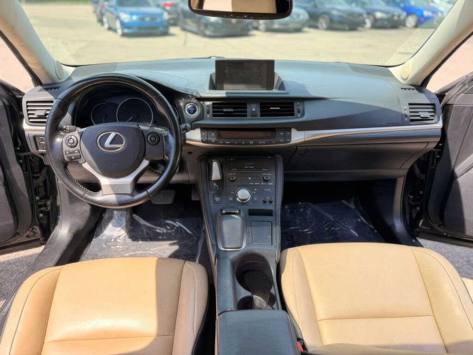 Lexus CT 200h      2017